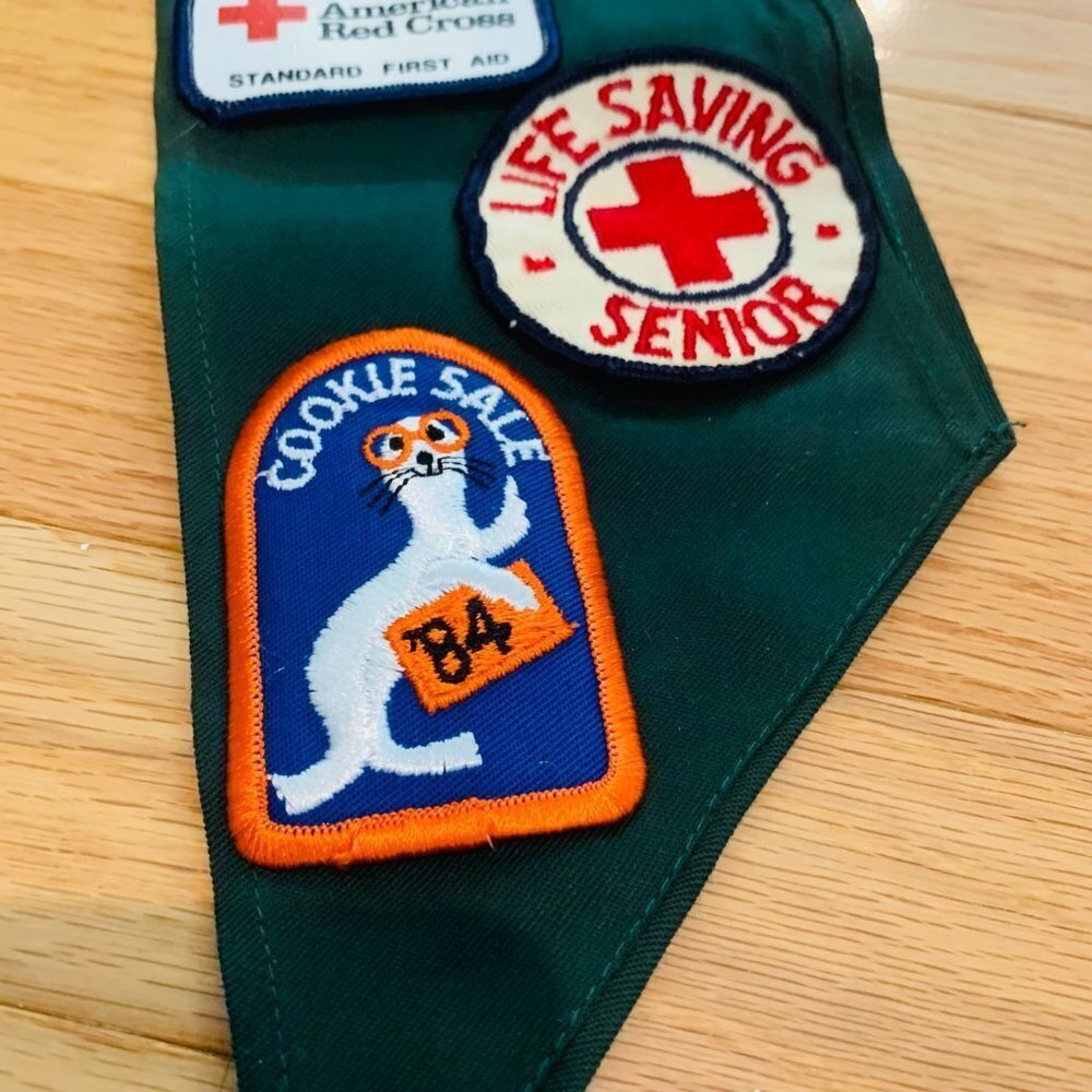 Vintage Girl Scout Sash with Tons Of Merit Badge Patches - Picture 7 of 9